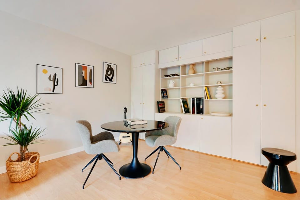 Spacieux 2 pièces rénové avec terrasse et parking proche La Défense Apartment in Levallois-Perret