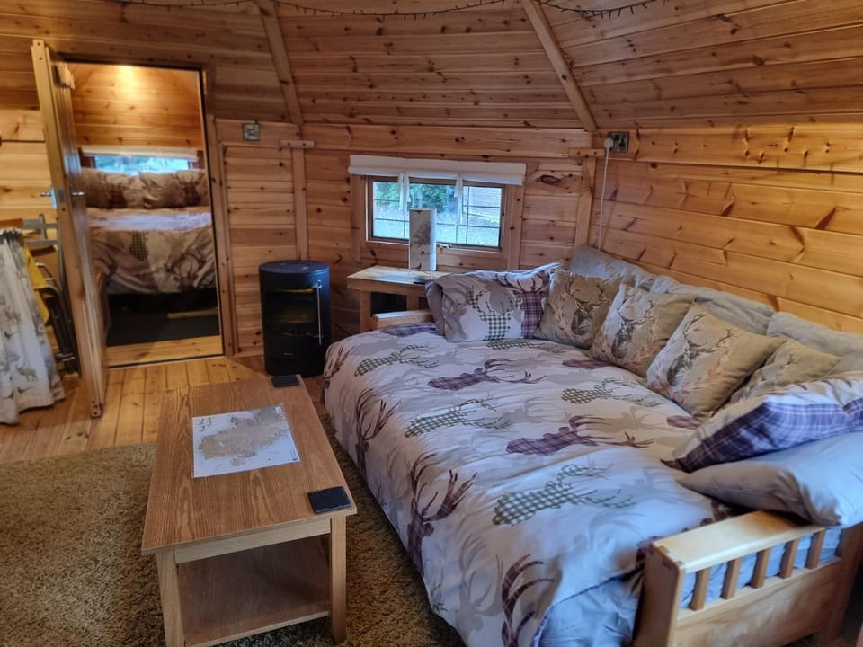 The Cabin & hot tub at Ashleigh House Cabin in Wales