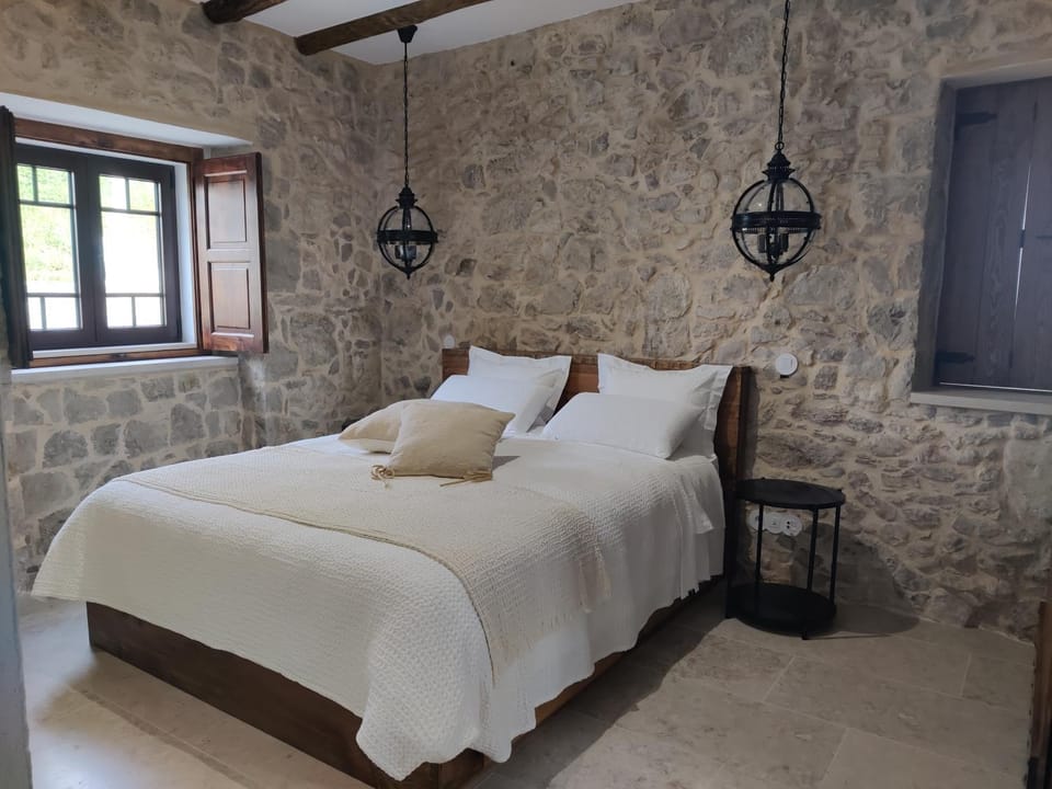 Bed, Decorative detail, Decorative detail, Bedroom