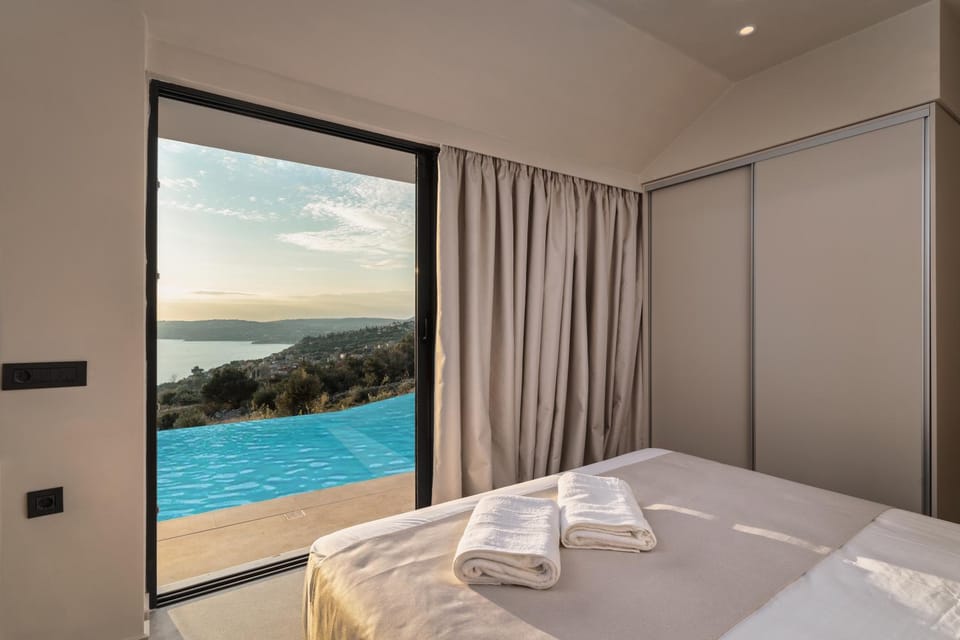 Bed, View (from property/room), Bedroom, towels