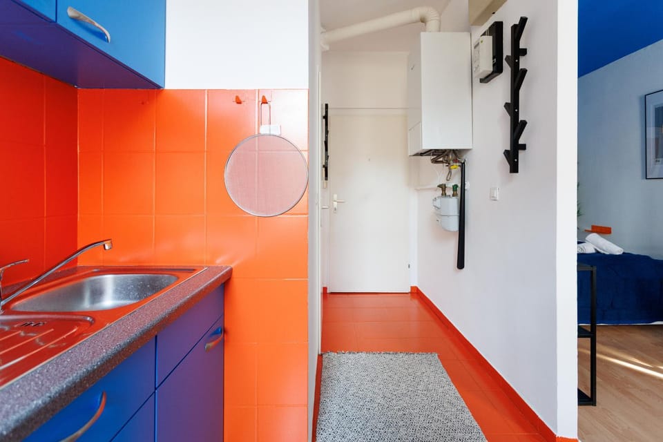 Kitchen or kitchenette