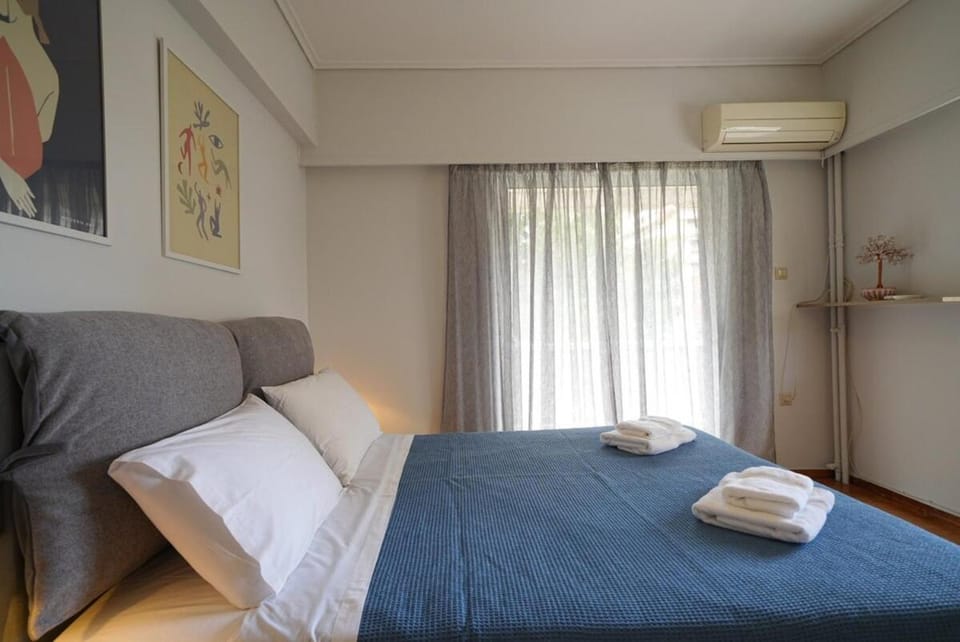 Bed, Photo of the whole room, Bedroom, towels, air conditioner