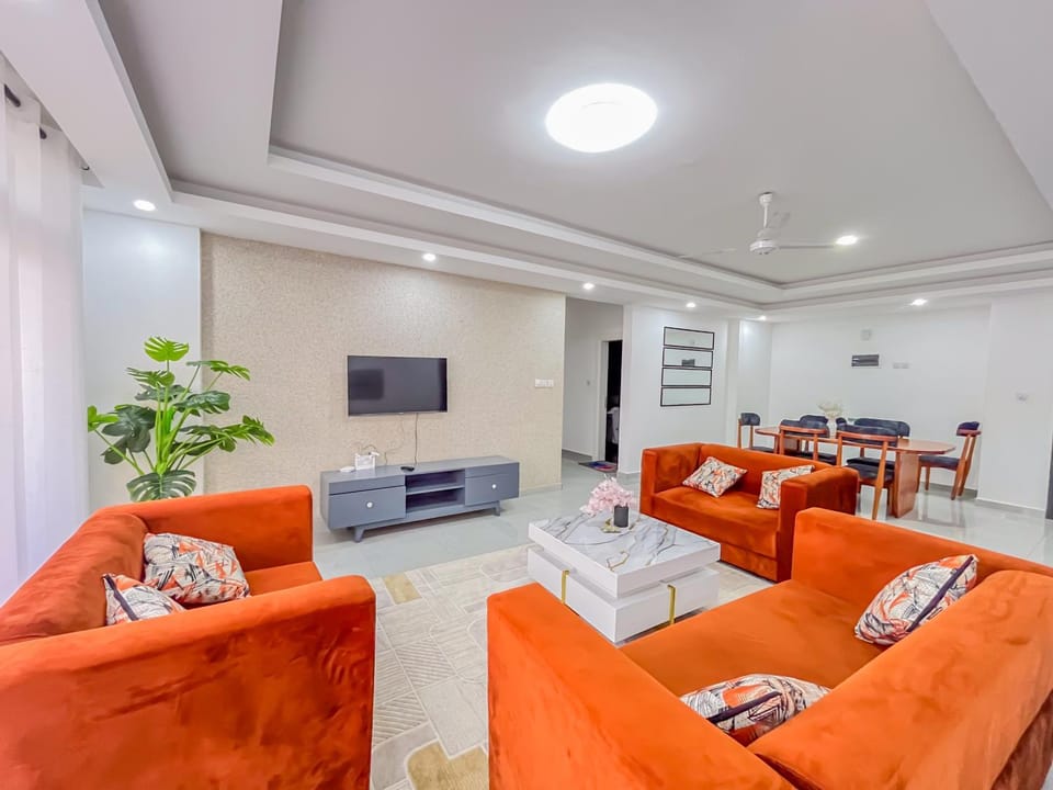 Communal lounge/ TV room, TV and multimedia, Living room, Seating area, Evening entertainment