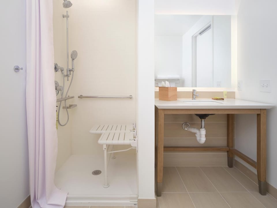 Shower, Bathroom, towels