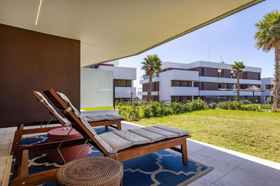 Peaceful apartment with views and garden Apartment in Costa del Sol