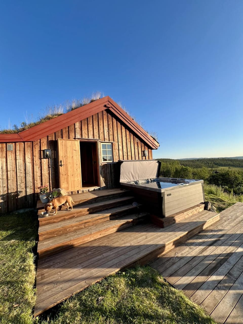 Property building, Day, Hot Tub