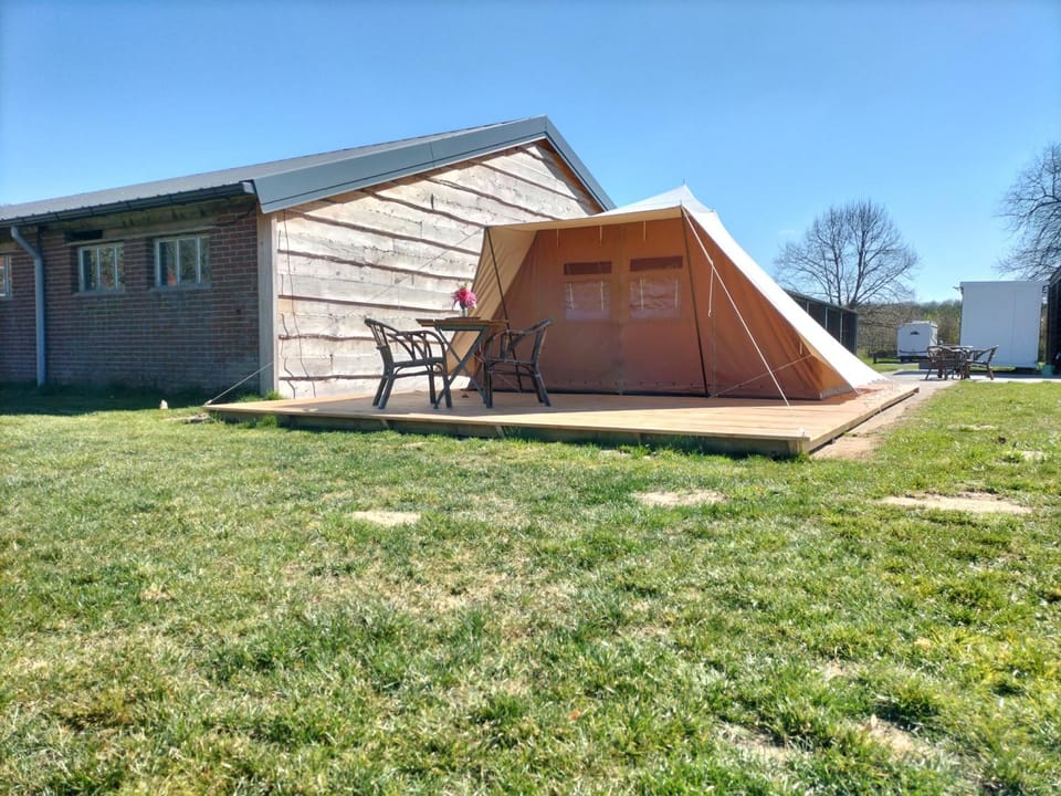Hoeve Linnerveld Trekkerstent Luxury tent in Limburg (province)