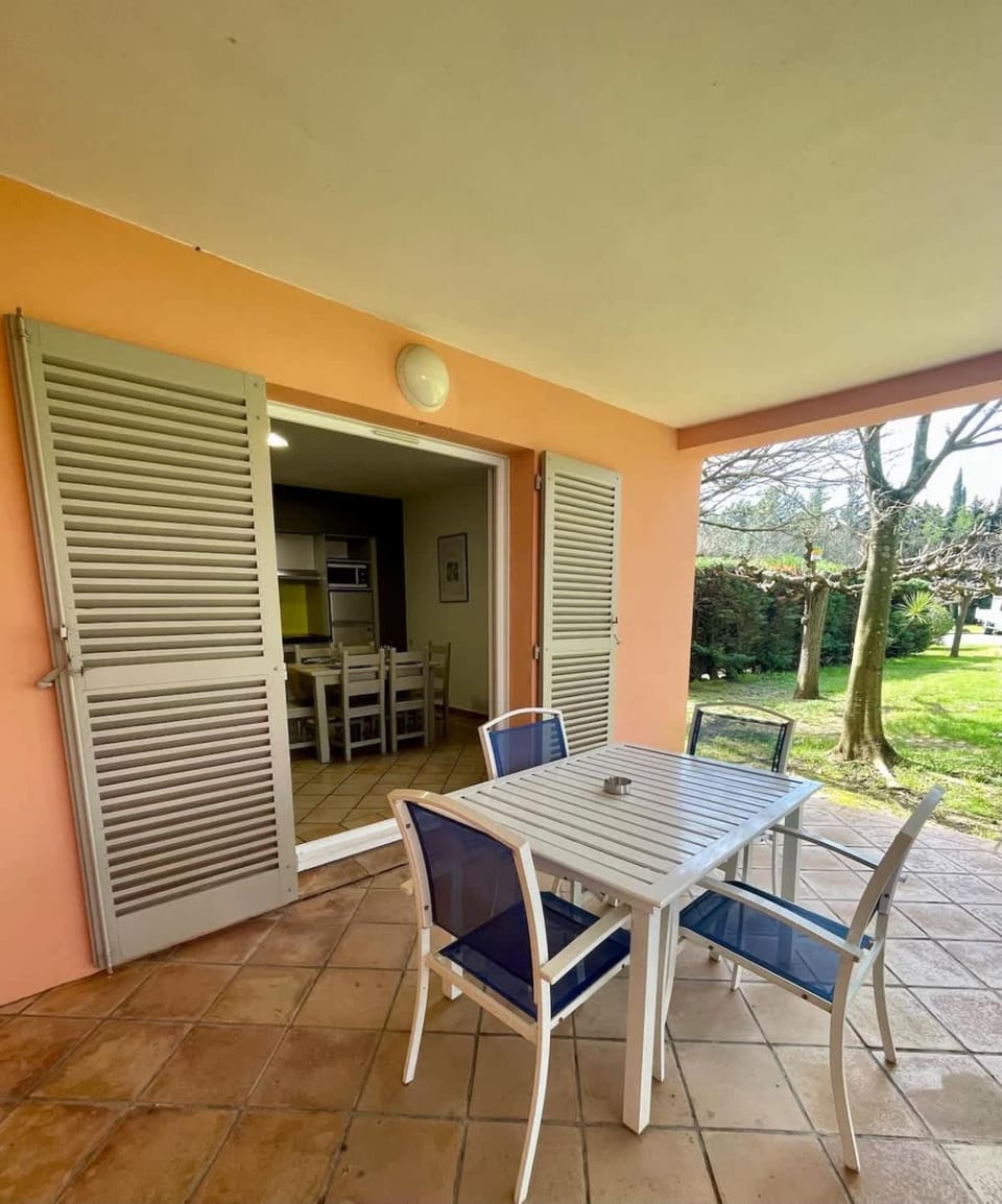 Patio, View (from property/room), Balcony/Terrace