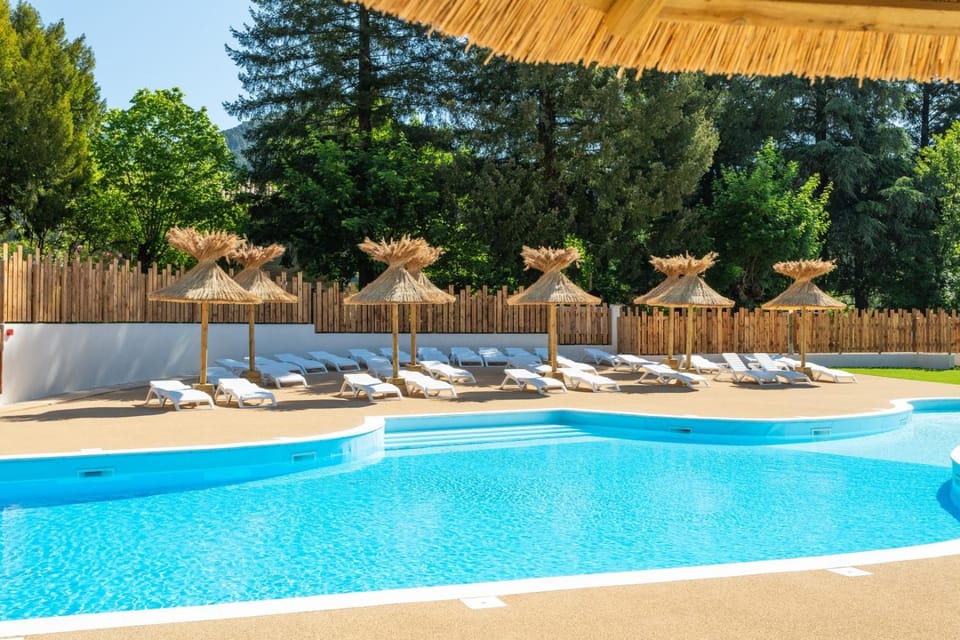 Camping maeva Escapades du Château de l'Hom Campground/ 
RV Resort in Occitanie