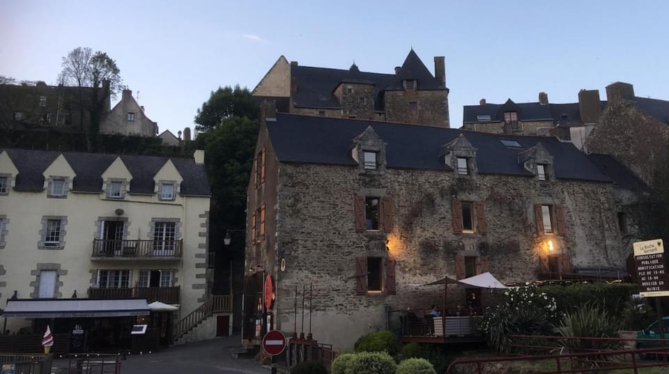 Le Petit Breizh, gîtes culturel Aux Petits Bonheur House in Brittany
