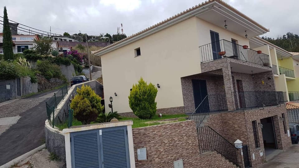 Property building, Neighbourhood, Street view