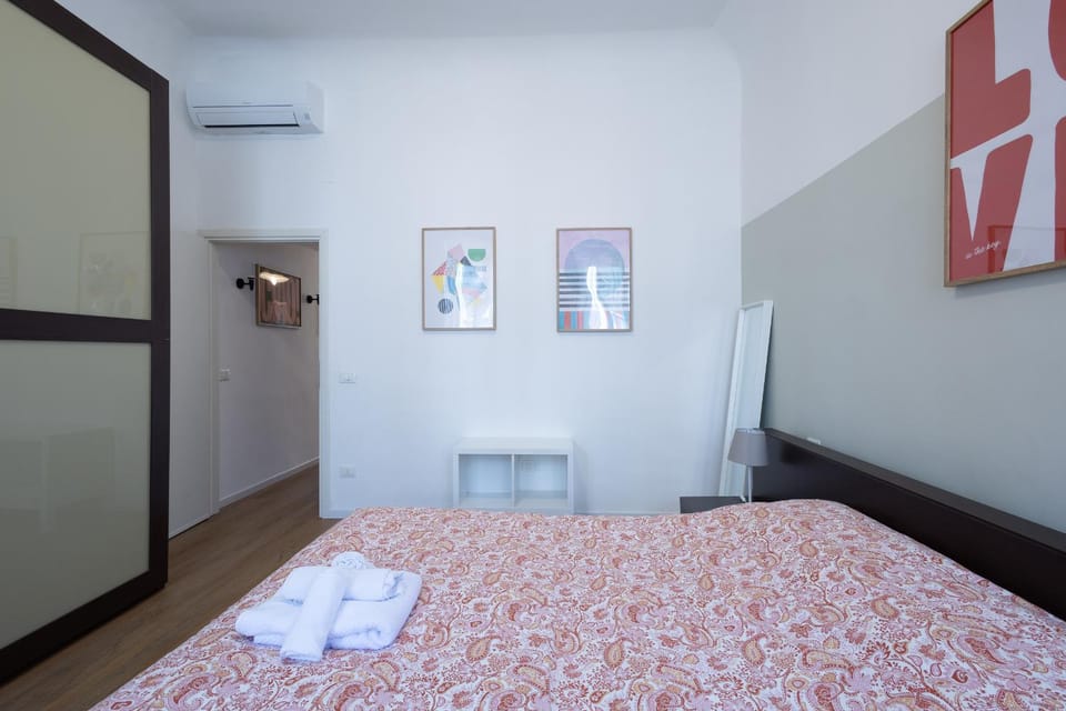 Bed, Bedroom, air conditioner