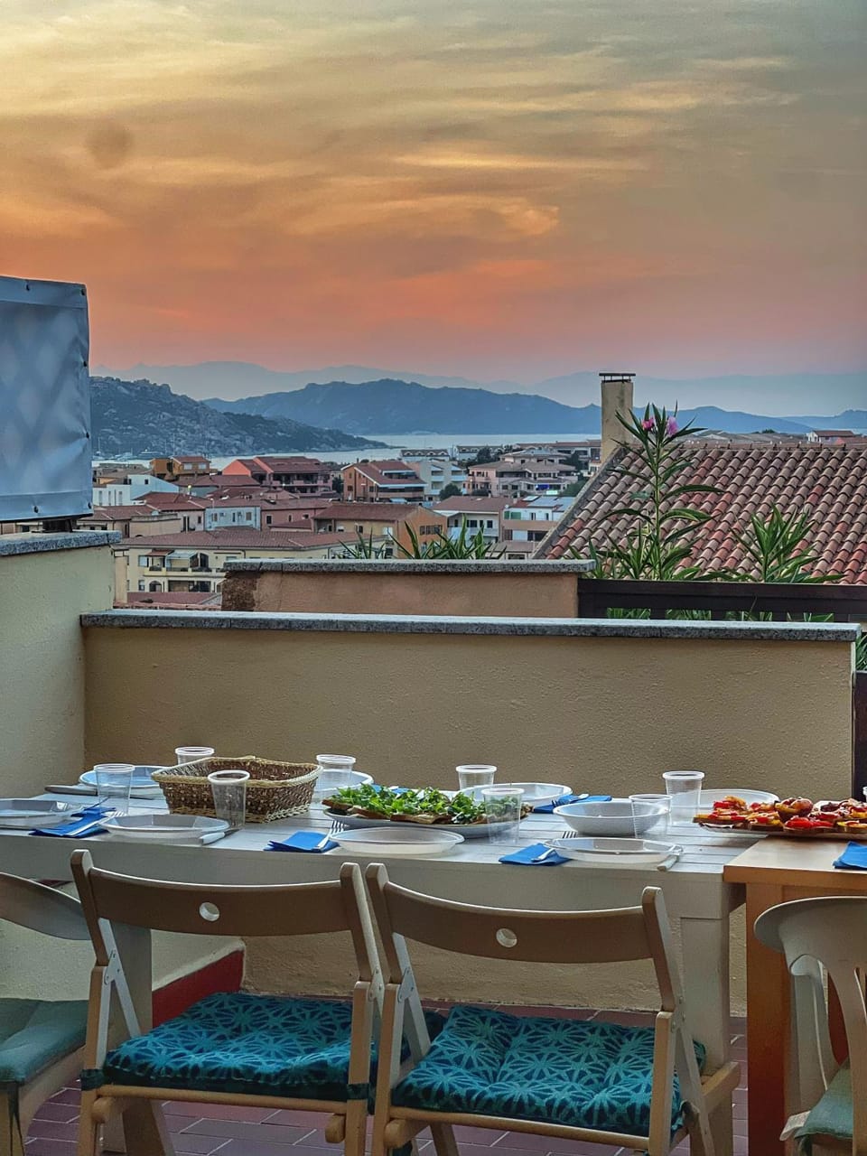Property building, Restaurant/places to eat