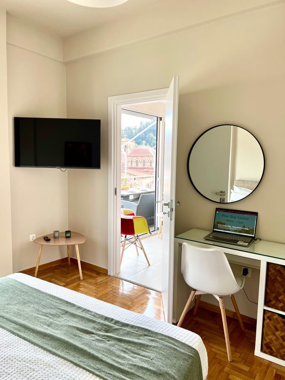 Bed, TV and multimedia, View (from property/room), Bedroom