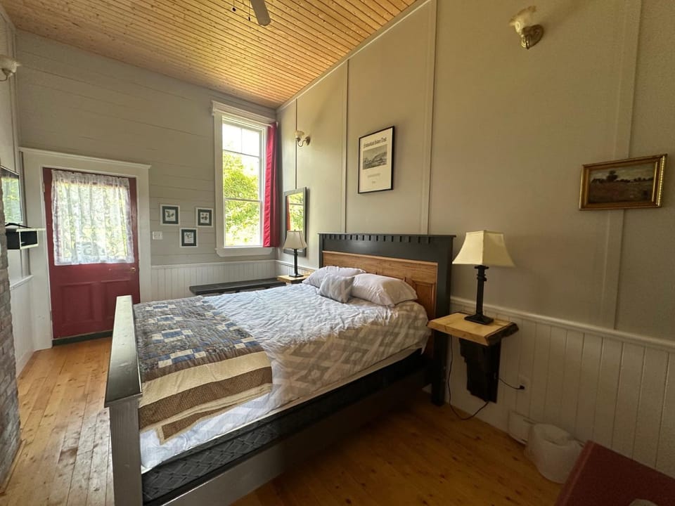 Trinity's Oceanview Gem 2BR St Paul's Schoolhouse House in Trinity