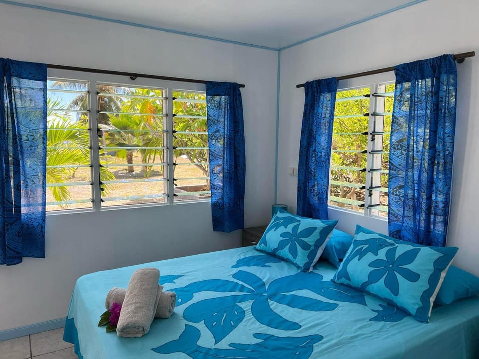 Bed, View (from property/room), Photo of the whole room, Bedroom