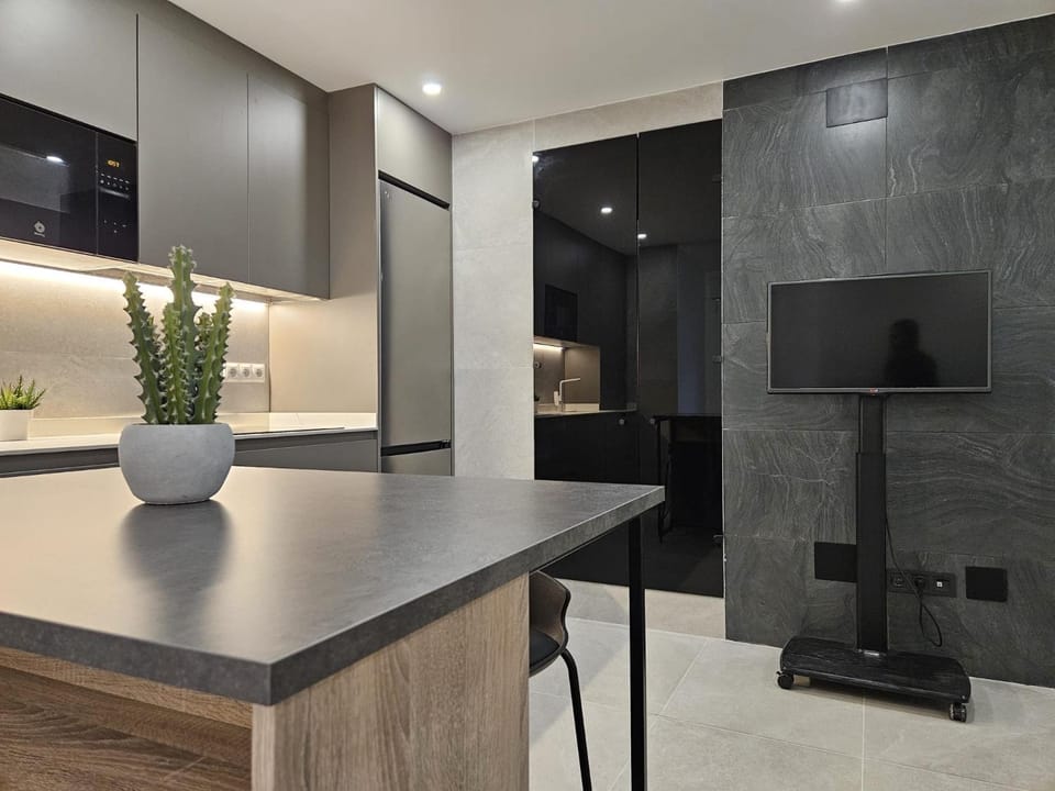 TV and multimedia, Coffee/tea facilities, Kitchen or kitchenette