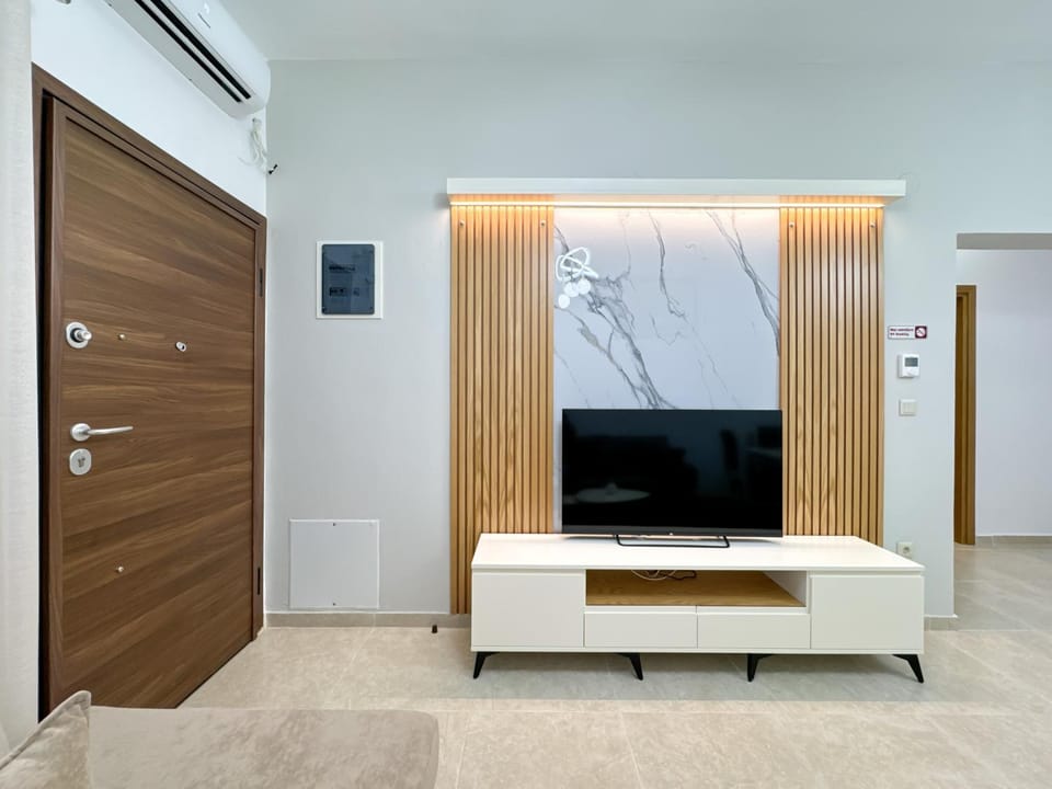 Communal lounge/ TV room, TV and multimedia, Evening entertainment