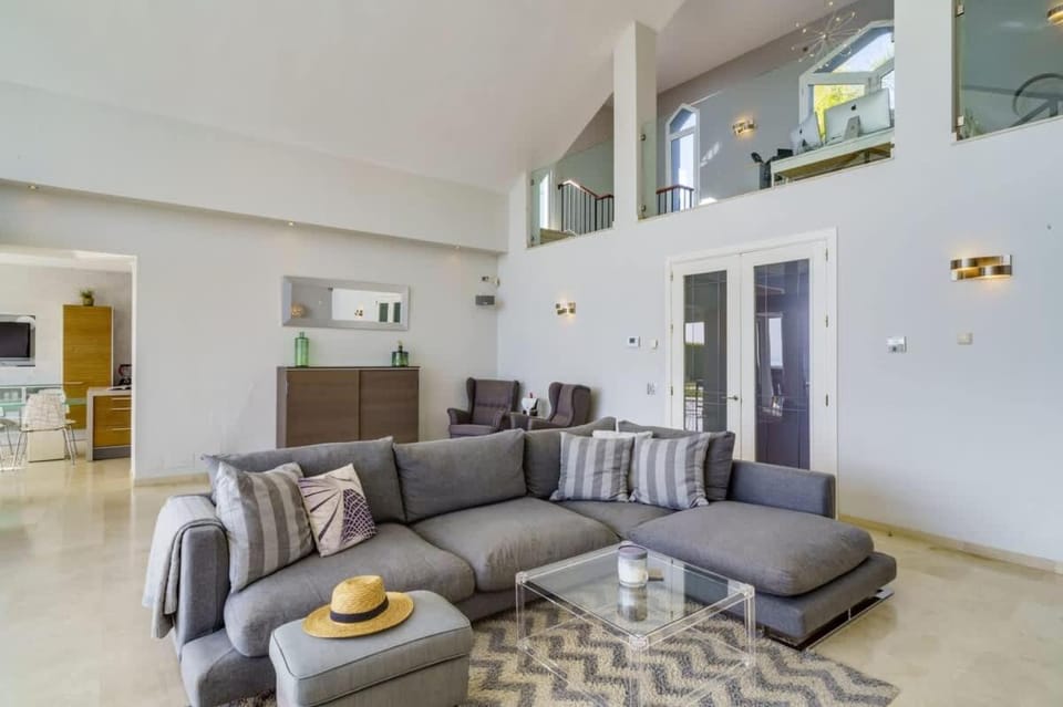 Gran view villa Elviria House in Marbella