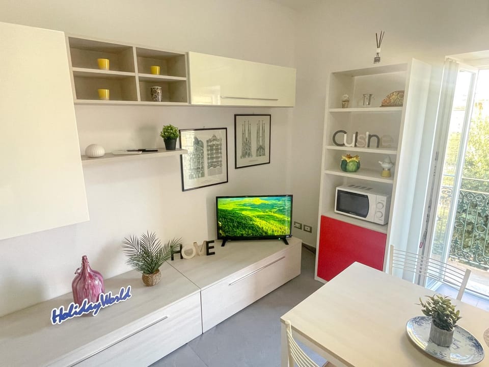 TV and multimedia, Dining area