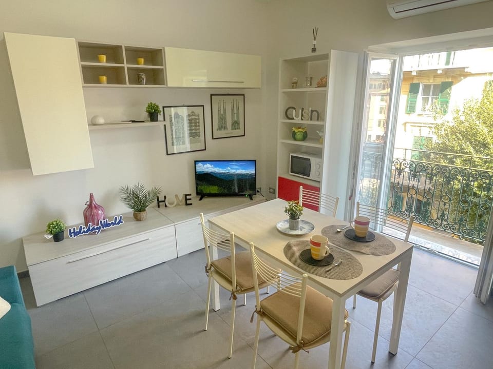 TV and multimedia, Dining area