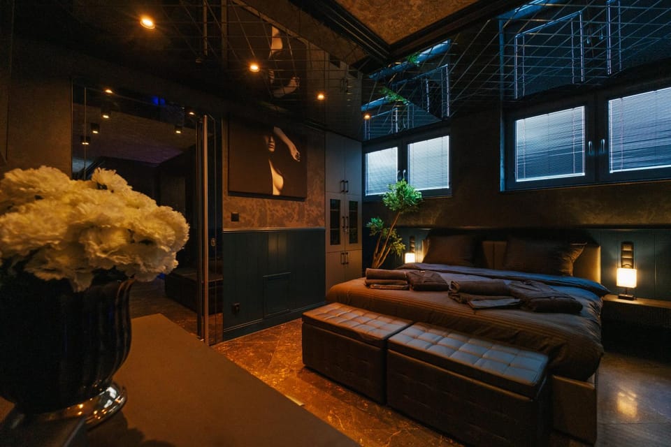 Bed, Bedroom