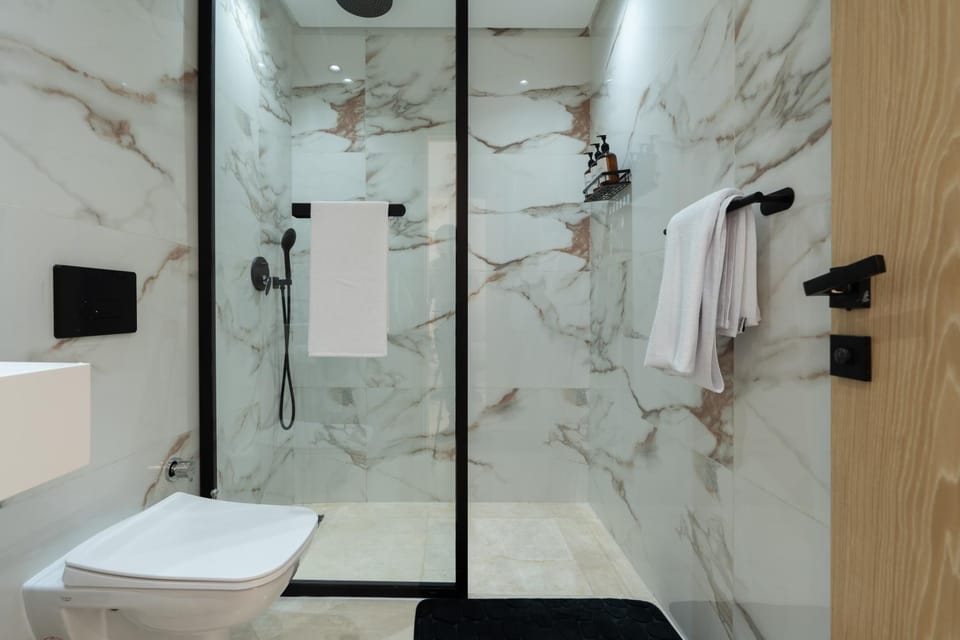 Shower, Bathroom, towels