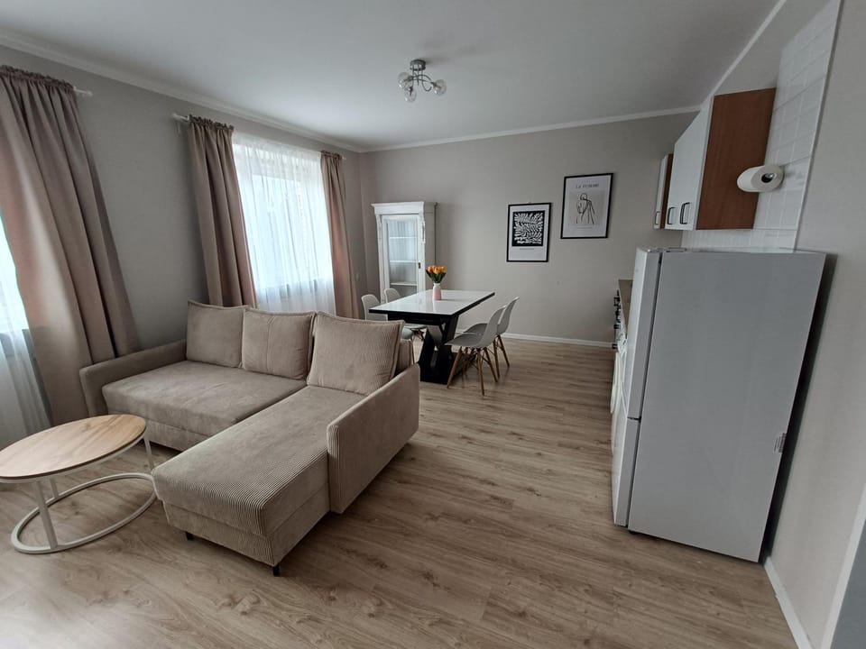 TV and multimedia, Kitchen or kitchenette, Living room