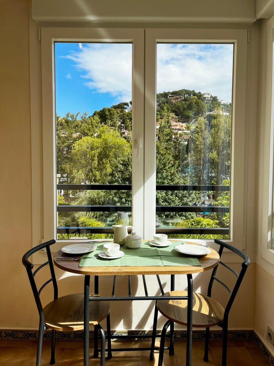 Natural landscape, View (from property/room), Dining area, Mountain view