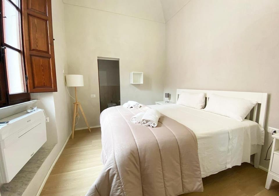 Bed, Photo of the whole room, Bedroom, towels, air conditioner