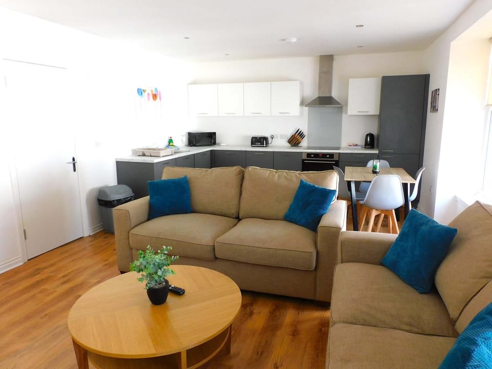 No 5 - Modern 2 bedroom Apartment in Lanark Town Centre Apartment in Lanark