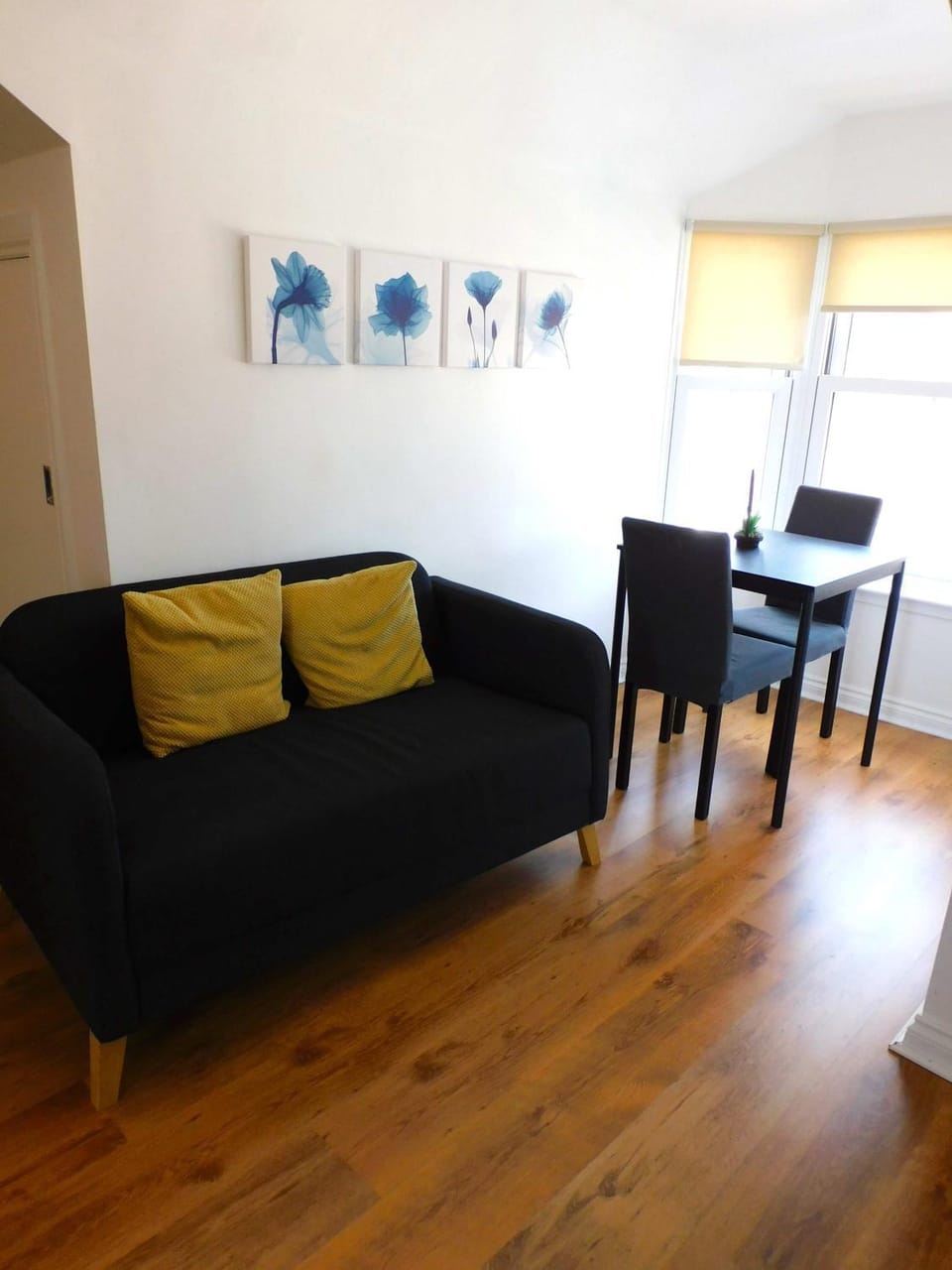 No 7 - Modern 1 Bedroom Apartment in Lanark Town Centre Apartment in Lanark