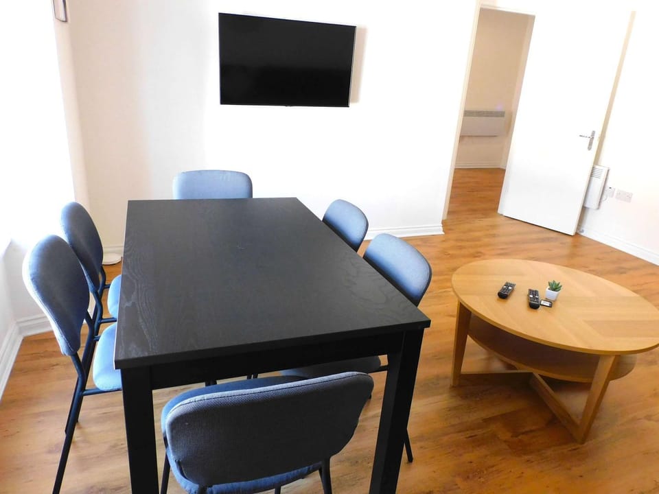 No 9 - Modern 3 Bedroom Apartment in Lanark Town Centre Apartment in Lanark