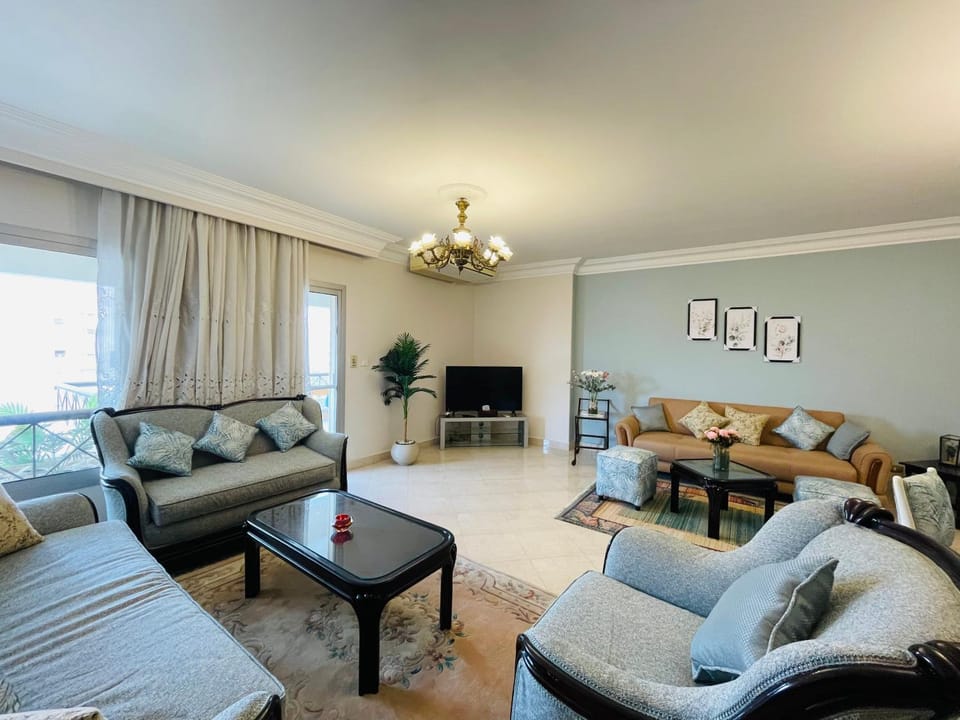 Communal lounge/ TV room, TV and multimedia, Living room, Seating area