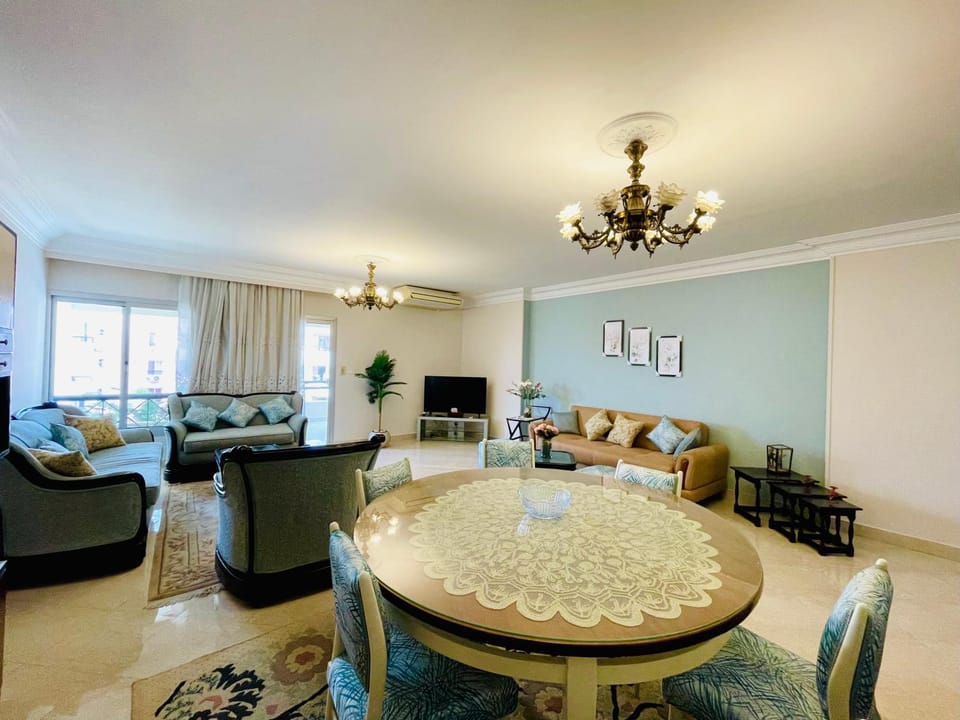 Communal lounge/ TV room, TV and multimedia, Living room, Seating area