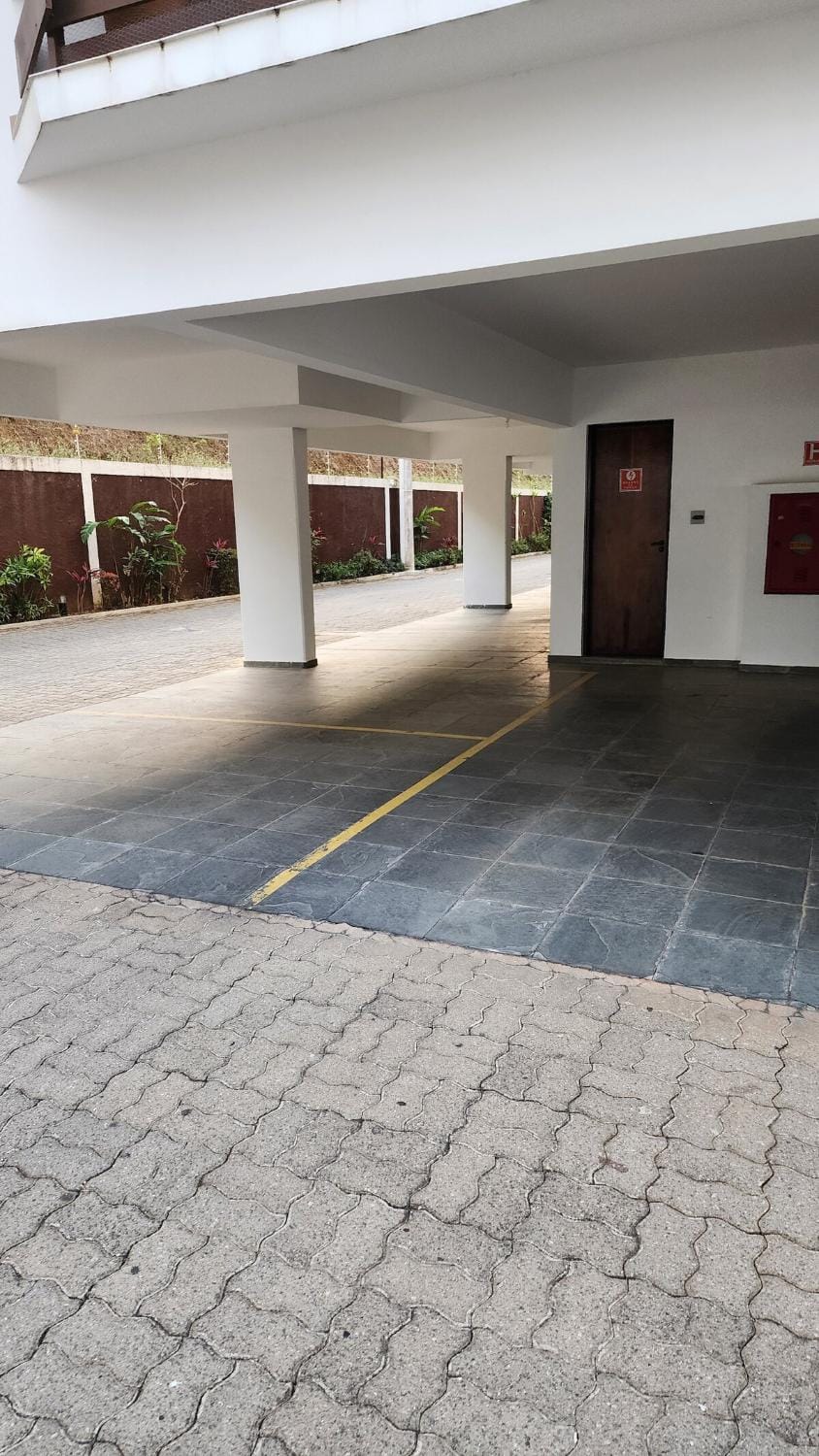 Comfortable apartment in the center, with a garage and 24-hour concierge Apartment in Serra Negra