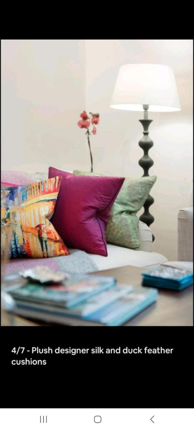 Sunny room with private bath & terrace in Clapham Junction minutes from Victoria, Waterloo, Gatwick Vacation rental in London