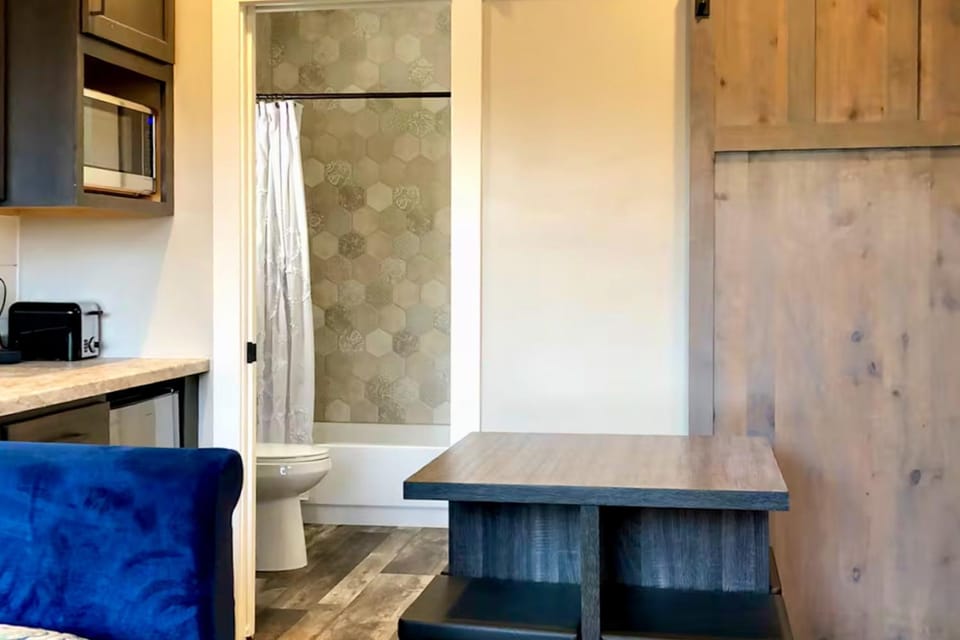 2 BR Tiny Homes - Unique Outdoor Space House in Idaho