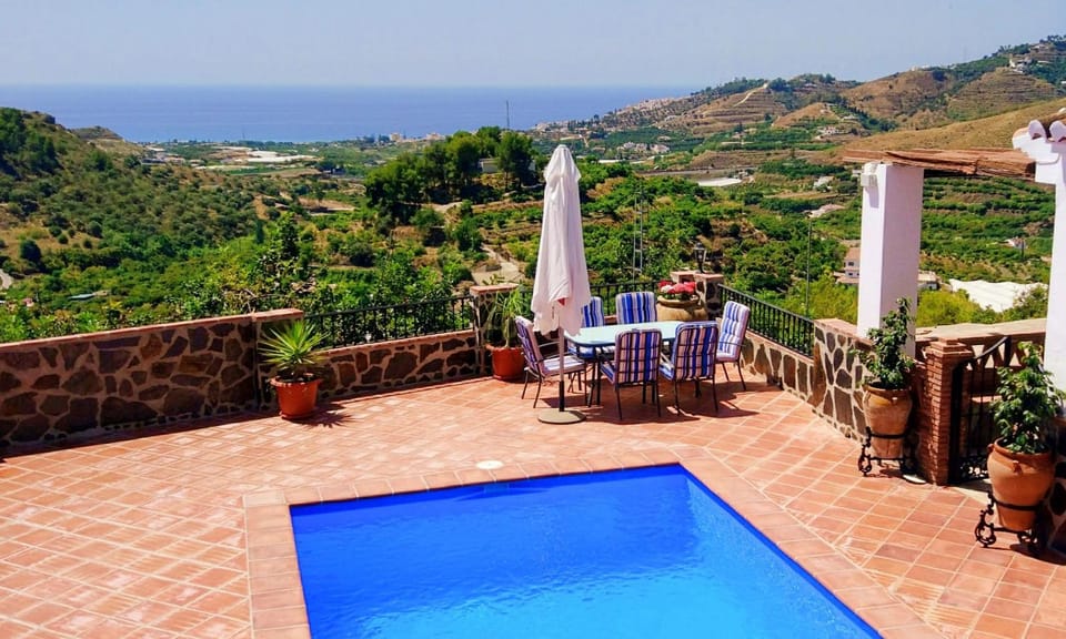 Day, Natural landscape, View (from property/room), Balcony/Terrace, Pool view, Sea view, Swimming pool