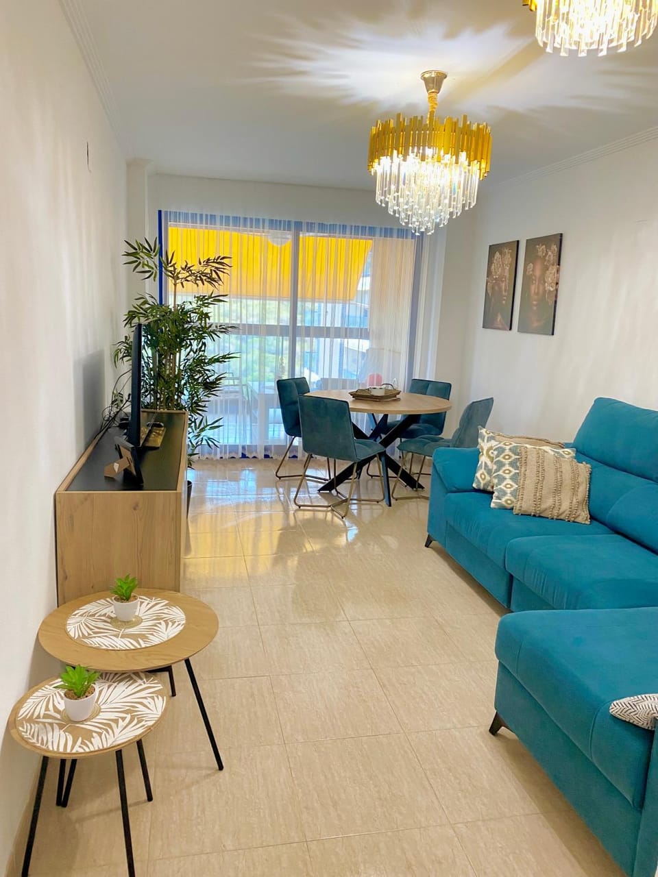 Communal lounge/ TV room