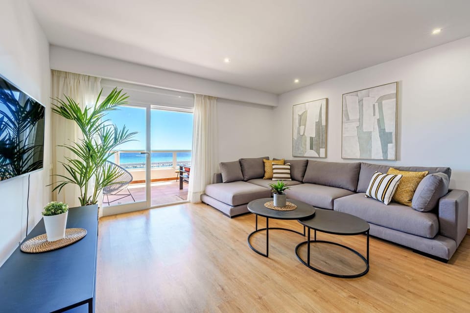 TV and multimedia, Living room, Sea view