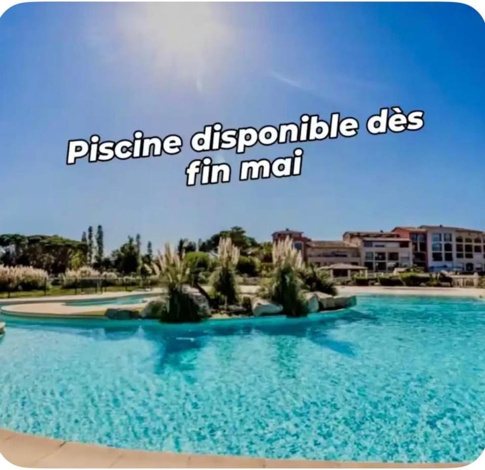 Bain De Soleil refait à neuf, bord de plage et piscine, proche de Saint Tropez Apartment in Gassin
