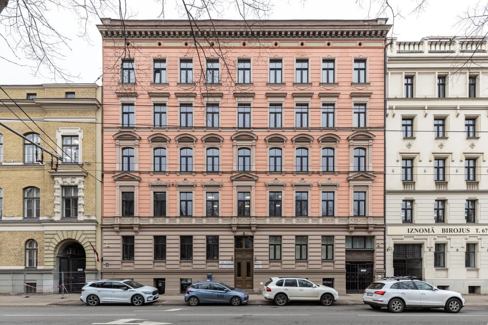 Property building, Location