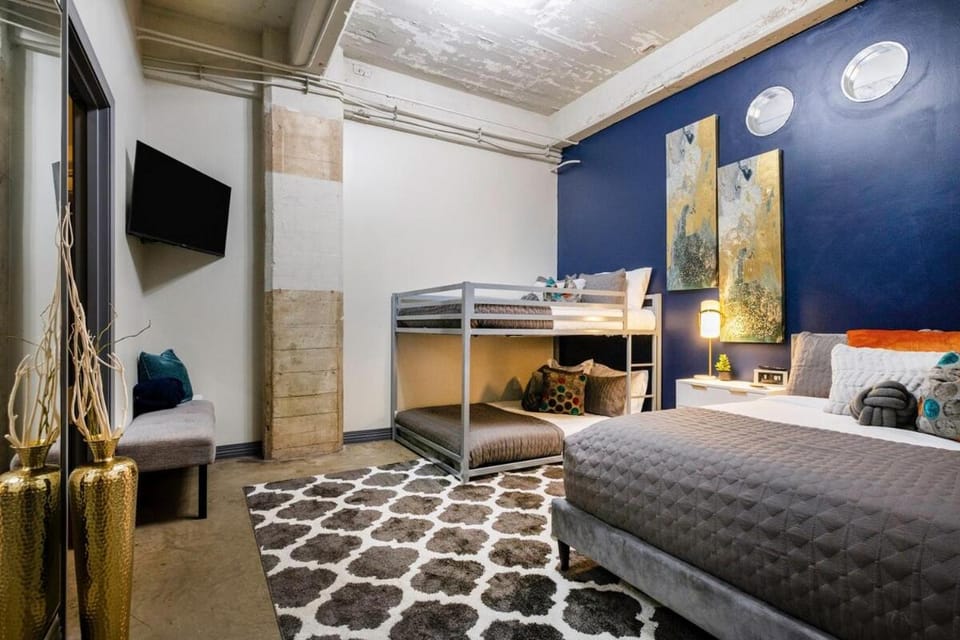 Chic Downtown Industrial loft Apartment in Dallas