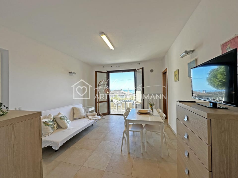 TV and multimedia, Living room, Seating area, Evening entertainment