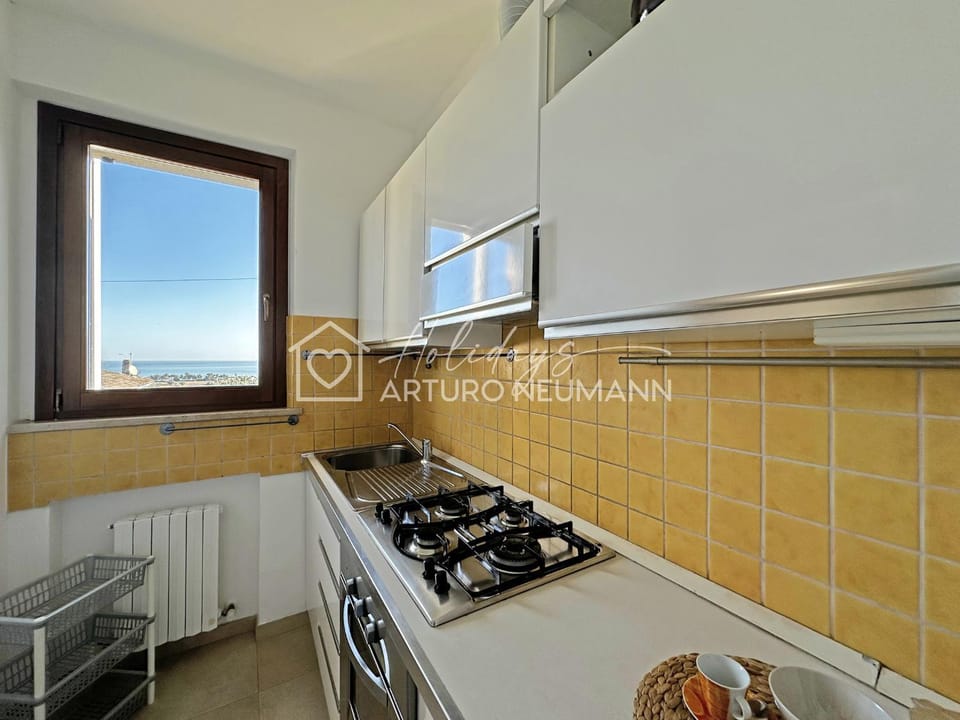 Kitchen or kitchenette, pet friendly, stove
