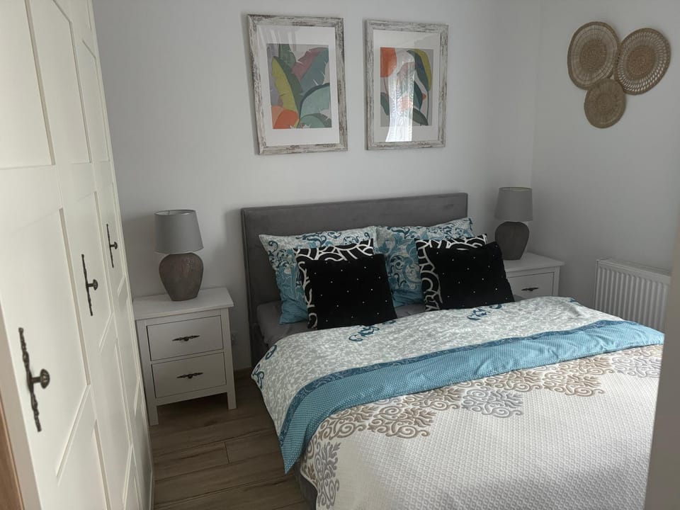 Bed, Bedroom, wardrobe