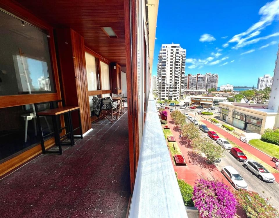 View (from property/room), Balcony/Terrace, Location