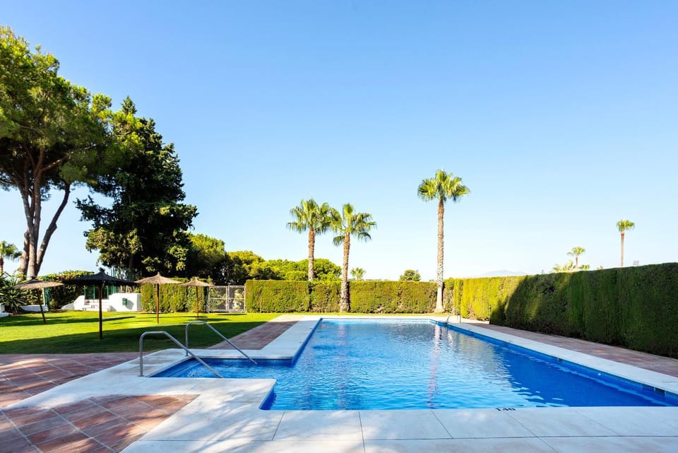 Garden, Swimming pool