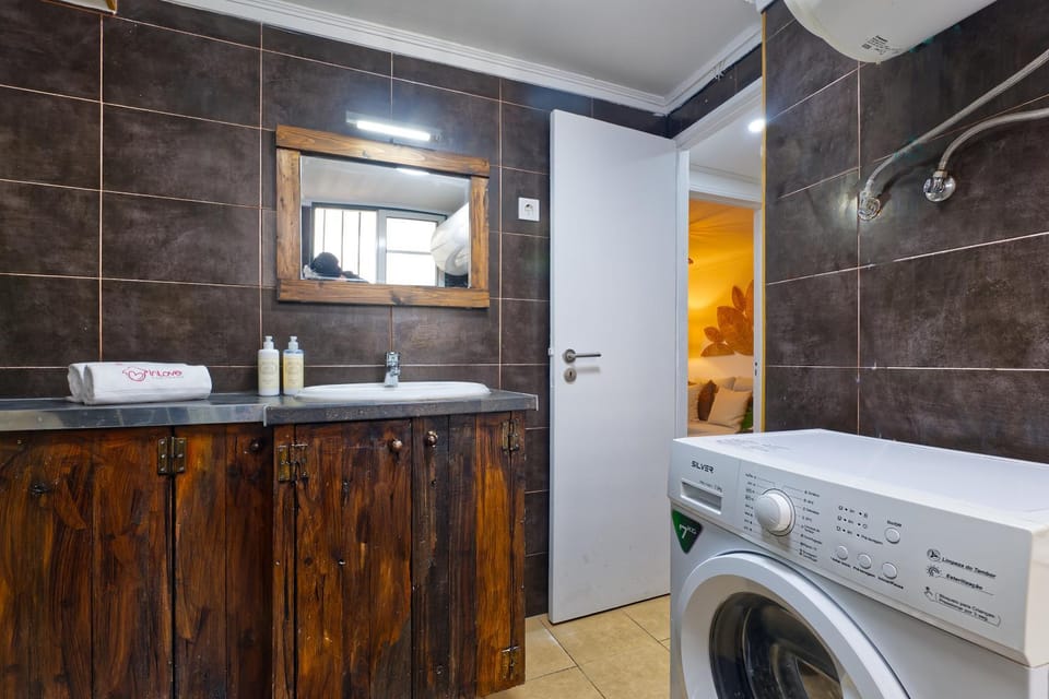 Bathroom, washing machine